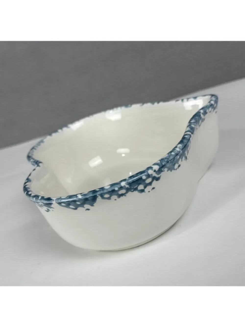 1990s Loan An Ceramic Heart Blue Spongeware 7.5